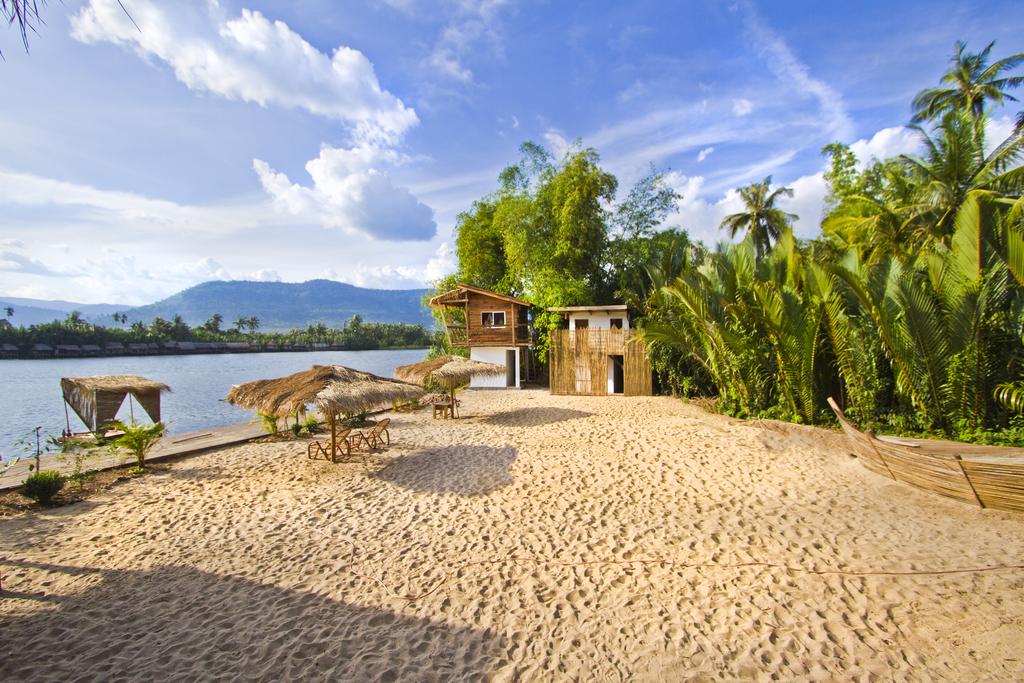 attraction-What to See in Kampot Beach.jpg